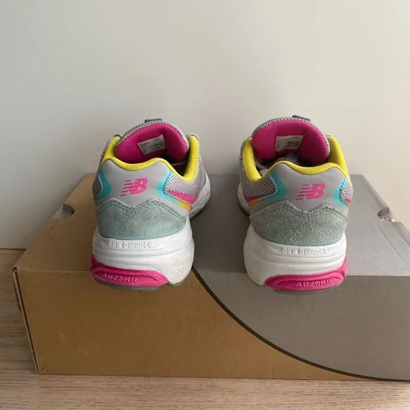 New Balance 888 v2 Grey/Pink Kids Sneakers - SZ 3 Y - Picture 5 of 15